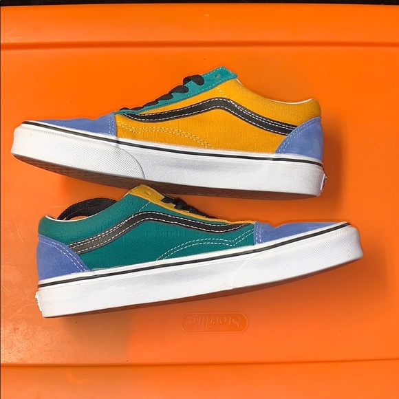 Vans - Picture 9 of 9